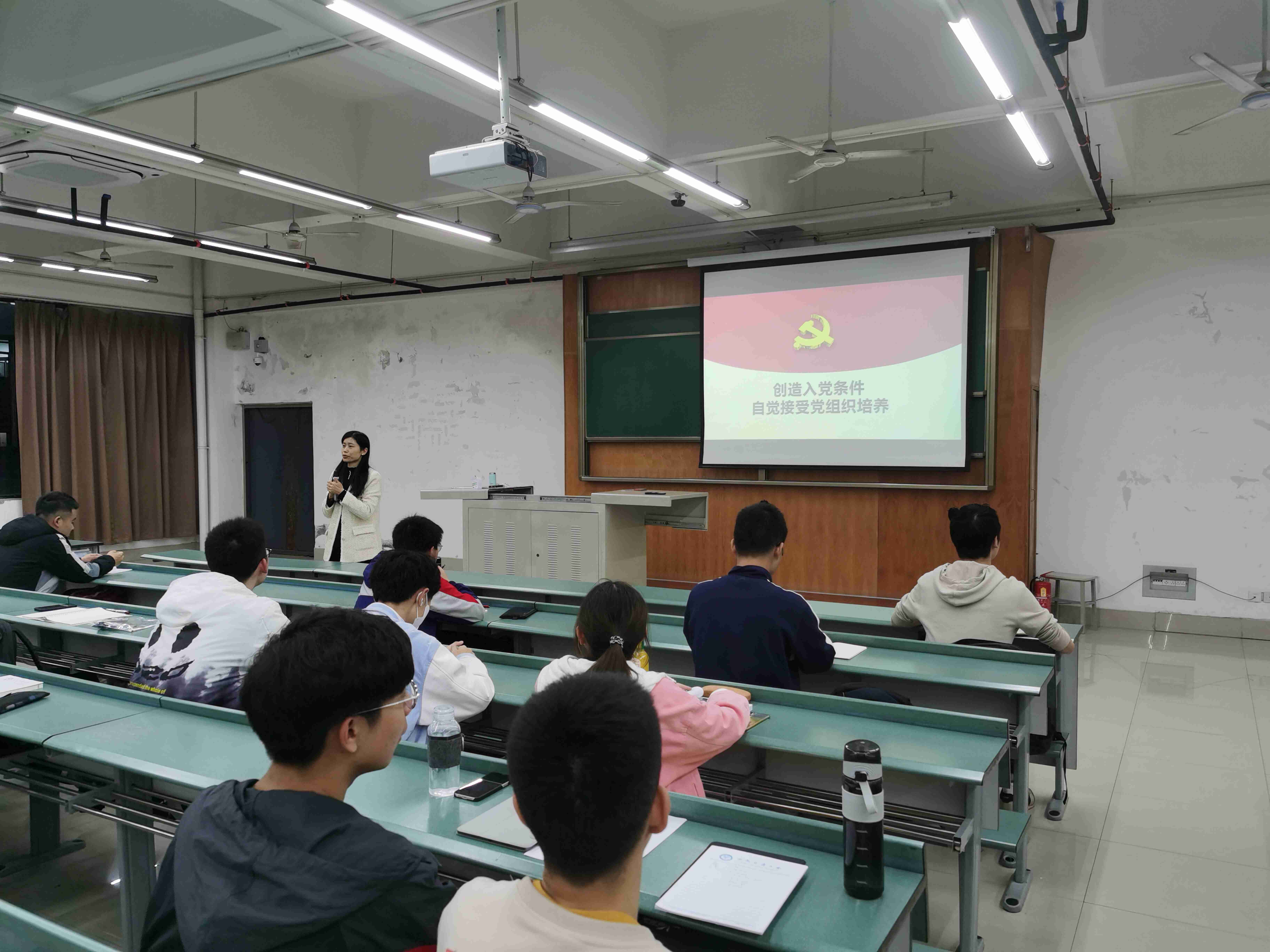 1649309935361043298.jpg 1649309935361043298.jpg