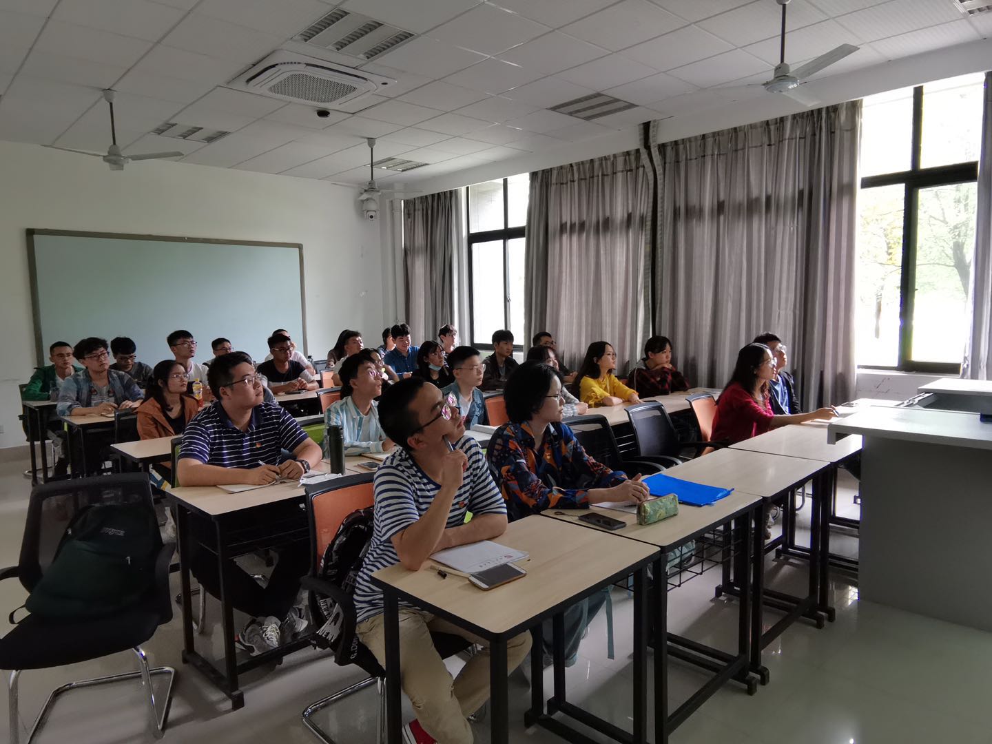 1600338525095009217.jpg 4.jpg