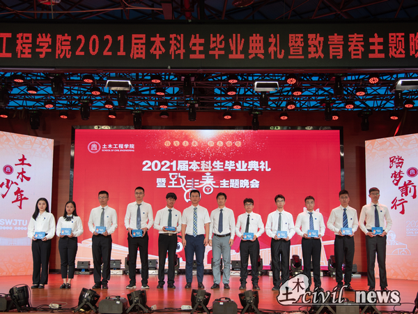 1624180142383029814.jpg SMJ_0770.jpg